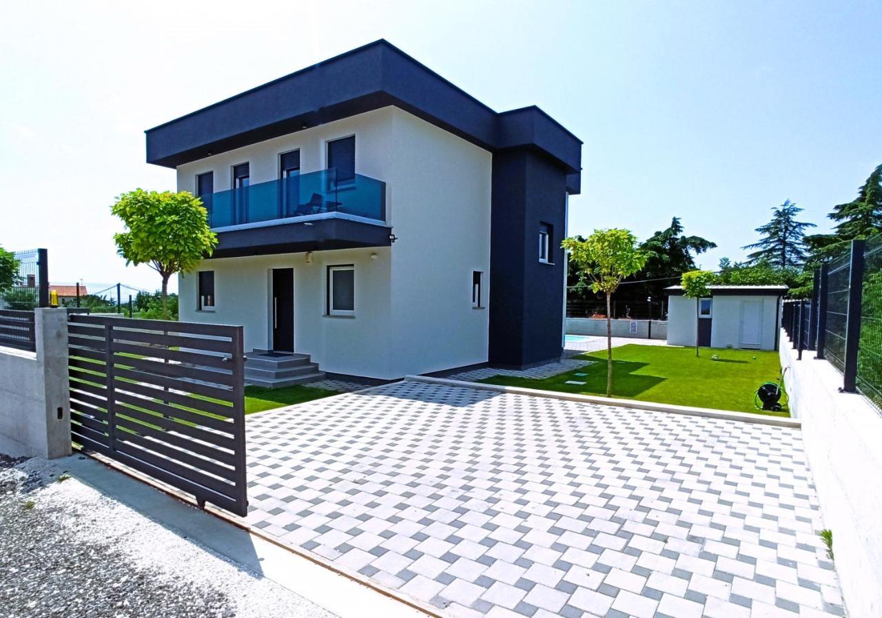 Villa Nikolina - Luxury Villa With 5 Bedrooms And Swimming Pool فودنيان المظهر الخارجي الصورة