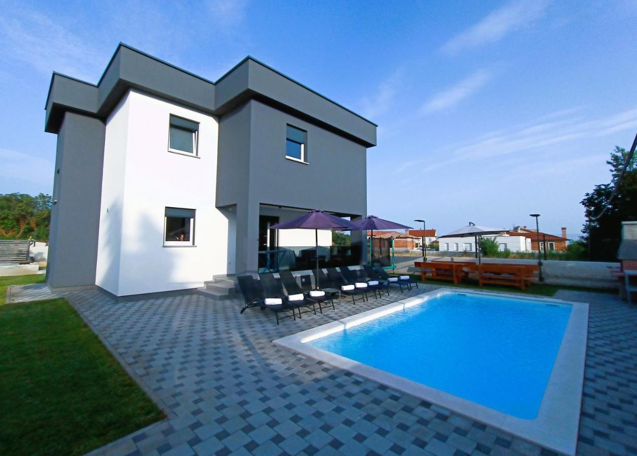 Villa Nikolina - Luxury Villa With 5 Bedrooms And Swimming Pool فودنيان المظهر الخارجي الصورة